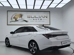 2022 Hyundai Elantra 1.5L CVT LUX Premium, белый — фото 6