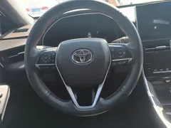 2023 Toyota Avalon Hybrid 2.5L Luxury, чёрный — фото 15