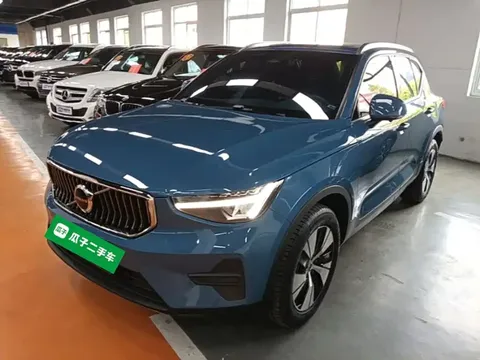 2023 Volvo XC40 Luxury