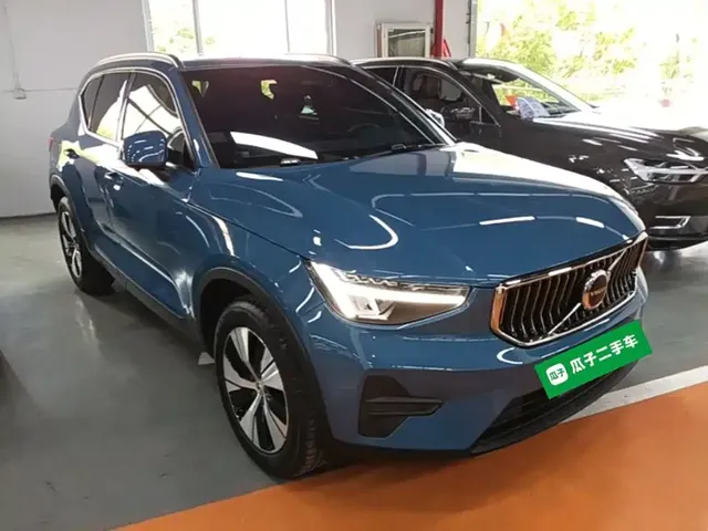 2023 Volvo XC40 Luxury