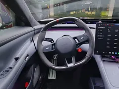 2025 Xiaomi YU7 4WD Max, белый — фото 11