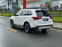 2021 Mitsubishi Outlander 2.4L 4WD 5, белый — фото 6