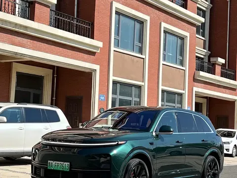 2023 Li Auto L7 Pro