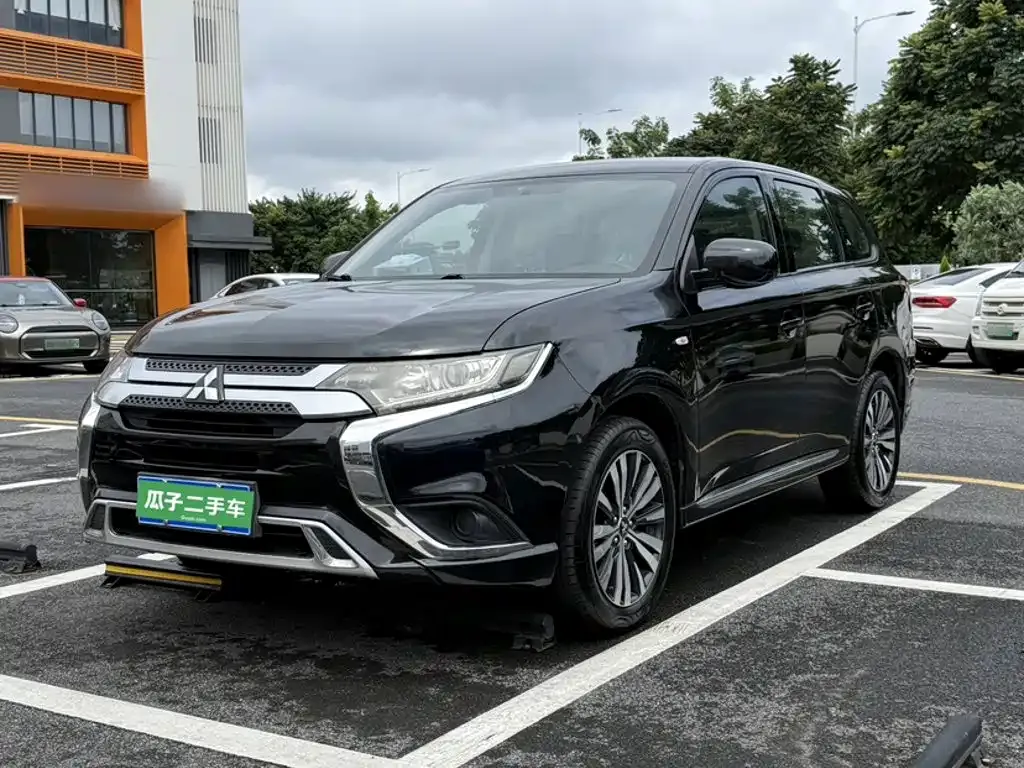 2021 Mitsubishi Outlander 2.0L 2WD 5
