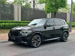 2022 BMW X5 M, чёрный — фото 1