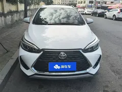 2022 Toyota Yaris L Zhixuan X 1.5L CVT PLUS, белый — фото 2