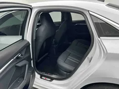 2023 Audi A3L Limousine 35 TFSI, белый — фото 12