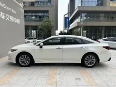 2019 Toyota Avalon Hybrid 2.5L Luxury VI, белый — фото 3
