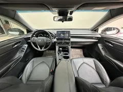 2019 Toyota Avalon Hybrid 2.5L Luxury VI, белый — фото 5