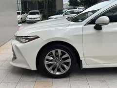 2019 Toyota Avalon Hybrid 2.5L Luxury VI, белый — фото 14