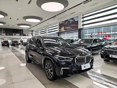 2022 BMW X5 30Li Premium M Sport Package, чёрный — фото 3