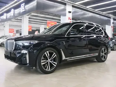 2022 BMW X7 xDrive40i M