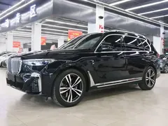 2022 BMW X7 xDrive40i M, чёрный — фото 1