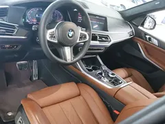 2022 BMW X7 xDrive40i M, чёрный — фото 12
