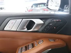 2022 BMW X7 xDrive40i M, чёрный — фото 15