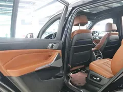 2022 BMW X7 xDrive40i M, чёрный — фото 17