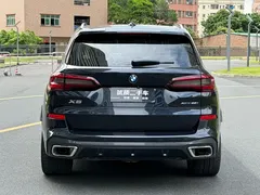 2021 BMW X5 xDrive40i M, чёрный — фото 13