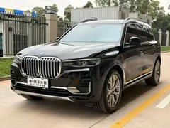 2022 BMW X7 xDrive40i, чёрный — фото 1