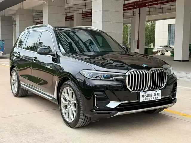 2022 BMW X7 xDrive40i Premium Luxury Package