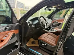 2022 BMW X7 xDrive40i, чёрный — фото 4
