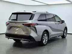 2021 Toyota Sienna 2.5L Hybrid Platinum — фото 4