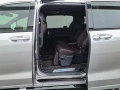 2021 Toyota Sienna 2.5L Hybrid Platinum — фото 17