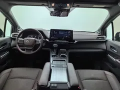 2021 Toyota Sienna 2.5L Hybrid Platinum — фото 24