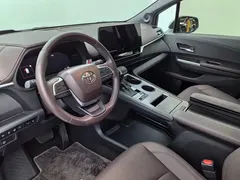 2021 Toyota Sienna 2.5L Hybrid Platinum — фото 39