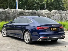 2022 Audi A5 Sportback 40 TFSI, синий — фото 4