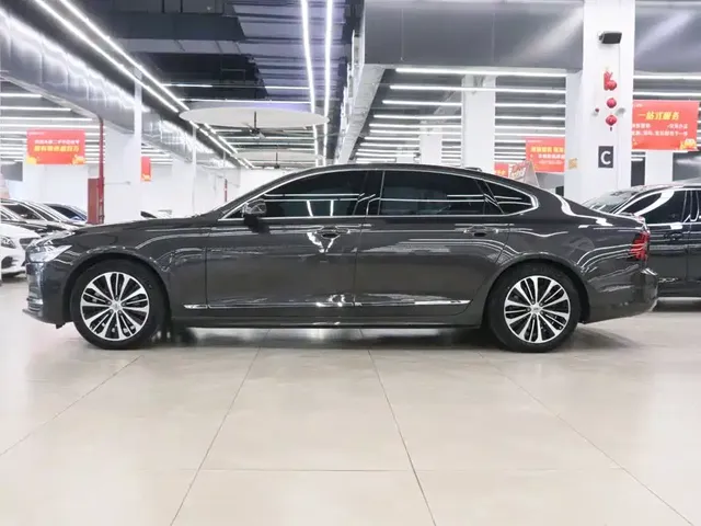 2023 Volvo S90