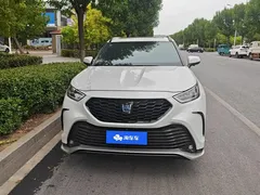 2021 Toyota Crown Kluger 2.5L HEV 4WD Luxury, белый — фото 2