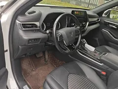 2021 Toyota Crown Kluger 2.5L HEV 4WD Luxury, белый — фото 12