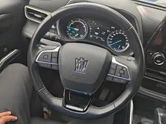 2021 Toyota Crown Kluger 2.5L HEV 4WD Luxury, белый — фото 15
