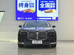2023 BMW 7 735Li, чёрный — фото 2
