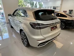 2023 Hongqi HS5 2.0T 4WD Pro — фото 7