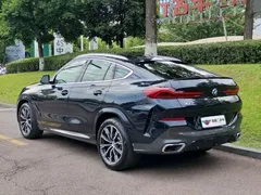 2022 BMW X6 M, чёрный — фото 4