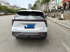 2023 Geely Atlas 1.5TD DCT, белый — фото 10