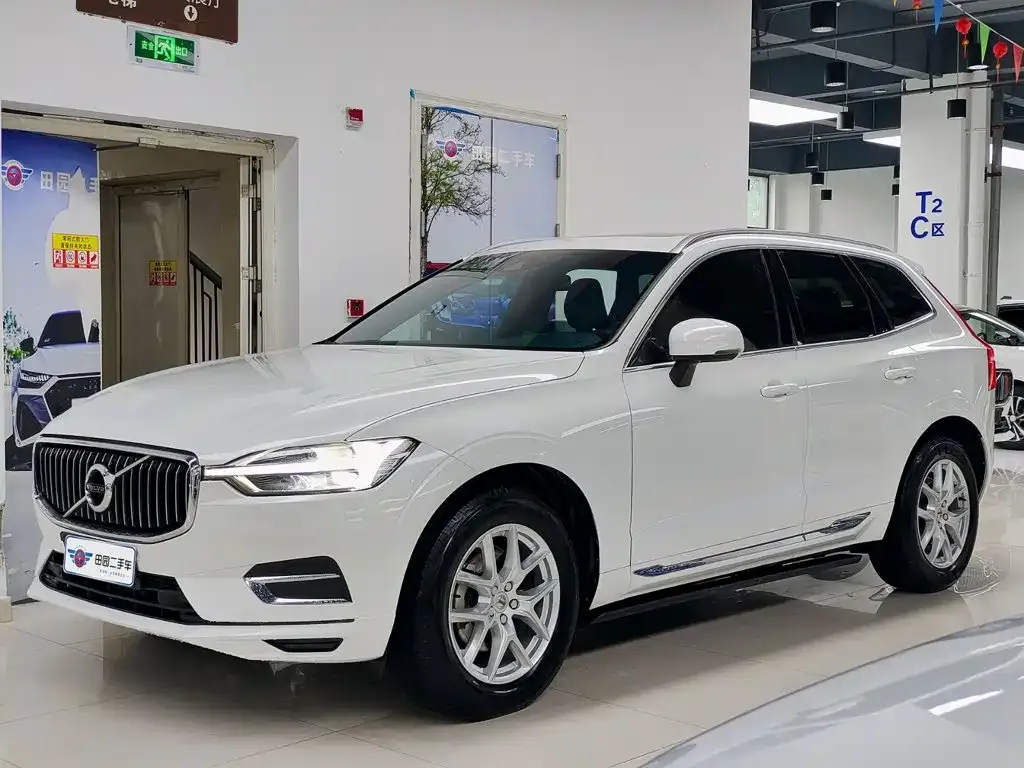 2021 Volvo XC60 4WD Luxury