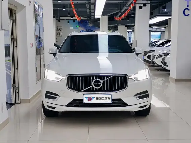 2021 Volvo XC60 4WD Luxury