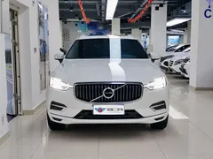 2021 Volvo XC60 4WD Luxury, белый — фото 2