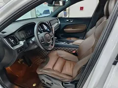 2021 Volvo XC60 4WD Luxury, белый — фото 7