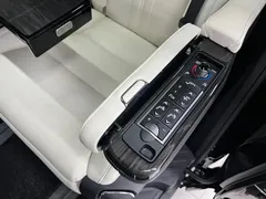 2020 Lexus LM 300h, чёрный — фото 13