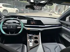 2022 Changan UNI-V 1.5T — фото 4