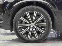 2023 Volvo XC90 7-seat, чёрный — фото 4