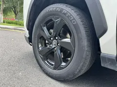 2021 Toyota RAV4 Hybrid 2.5L E-CVT 4WD PLUS, белый — фото 13