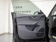 2023 Audi Q8 55 TFSI, чёрный — фото 9