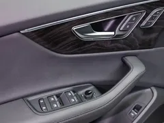 2023 Audi Q8 55 TFSI, чёрный — фото 16