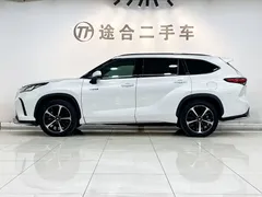 2022 Toyota Crown Kluger 2.5L HEV 4WD Premium, белый — фото 3