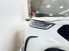 2022 Toyota Crown Kluger 2.5L HEV 4WD Premium, белый — фото 7