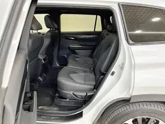 2022 Toyota Crown Kluger 2.5L HEV 4WD Premium, белый — фото 17